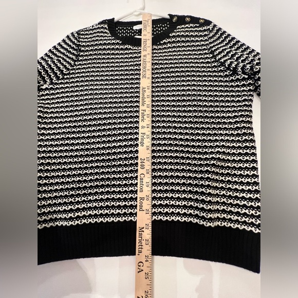 CHARTER CLUB BLACK & WHITE DESIGN SWEATER SIZE PETITE LARGE - Picture 2 of 8
